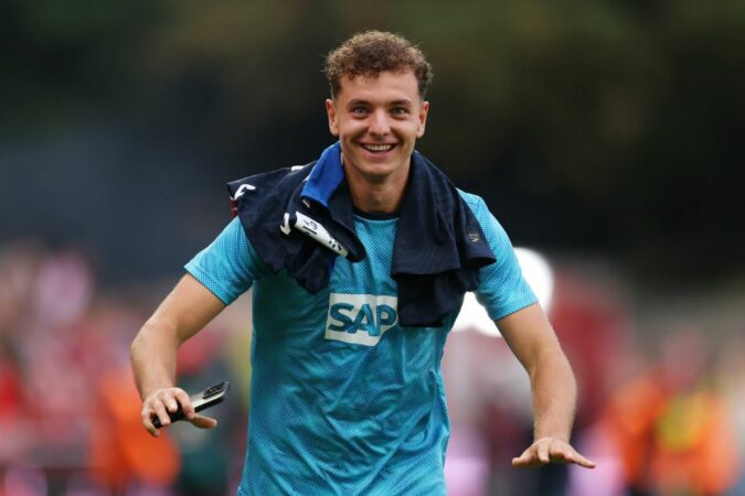 “Të çmendur” pas Fisnik Asllani-t, Bayern dhe Barcelona në ndjekje të sulmuesit dardan