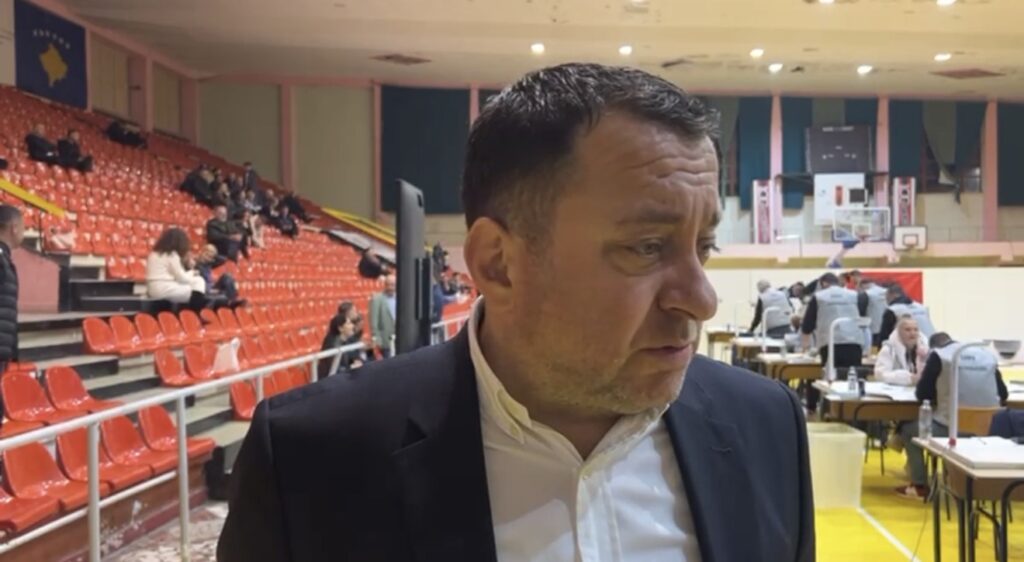 Flet për TV 6+1 Vlora kandidati i pavarur Gjergj Nika/ Nika: Numri i pjesëmarrësve në votime mesazh për PS