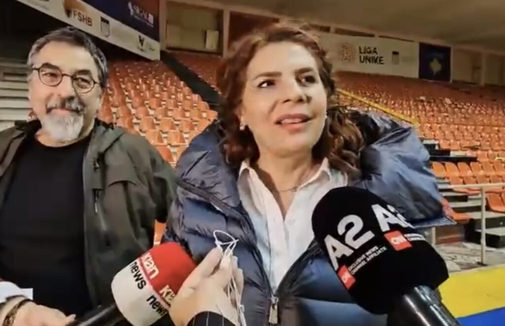 Video/ Flet Brunilda Mersini, Kryetarja e re e Bashkisë Vlorë: “Pjesëmarrja më kënaq! Respekt për kundështarët”