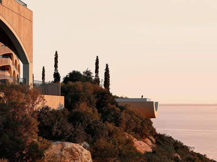 Forbes: Bregdeti Verior i Shqipërisë, Fusha e Mundësive për Investime të Reja