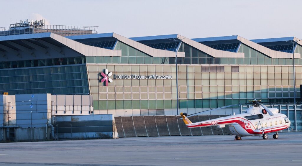 Polonia pezullon përkohësisht fluturimet në dy aeroporte pranë Ukrainës pas sulmeve ruse